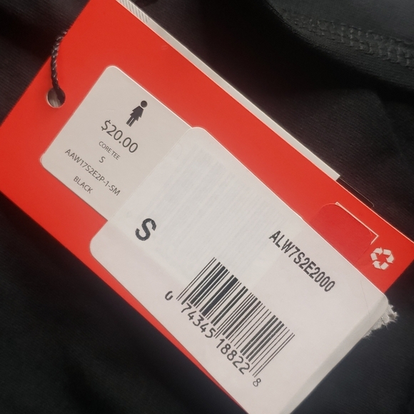 Altra Women's Core Logo Tee - Picture 6 of 6